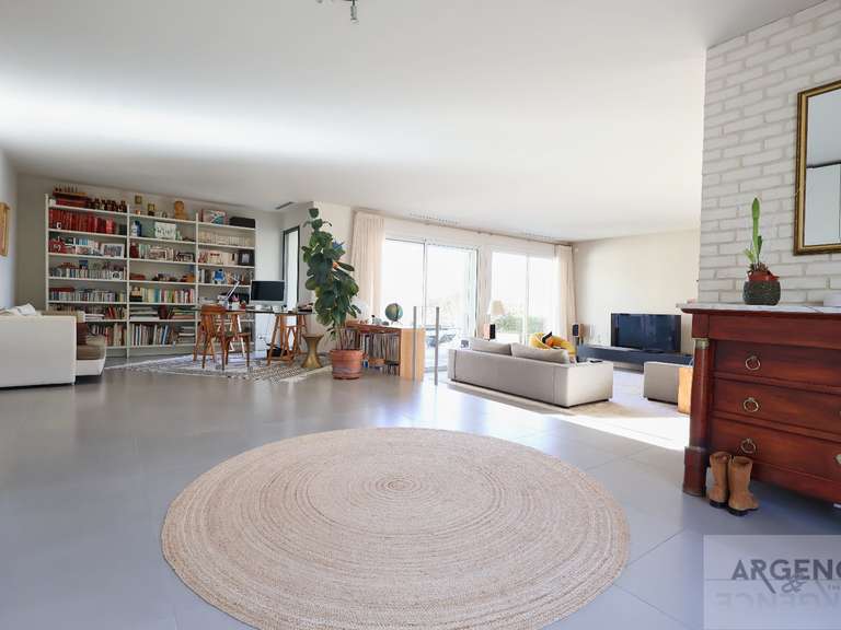 Maison Juvignac - 4 chambres - 200m²