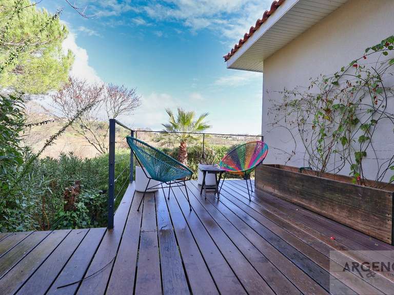 Maison Juvignac - 4 chambres - 200m²