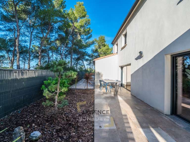 Maison Saint-Vincent-de-Barbeyrargues - 5 chambres - 220m²