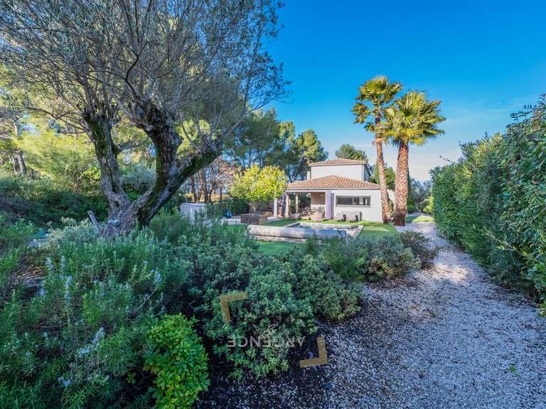 Maison Saint-Vincent-de-Barbeyrargues - 5 chambres - 220m²