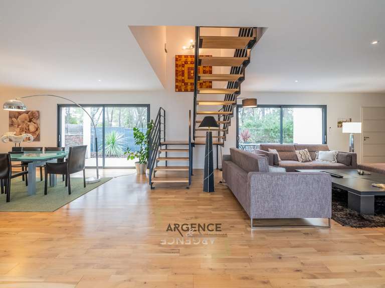 Maison Saint-Vincent-de-Barbeyrargues - 5 chambres - 220m²