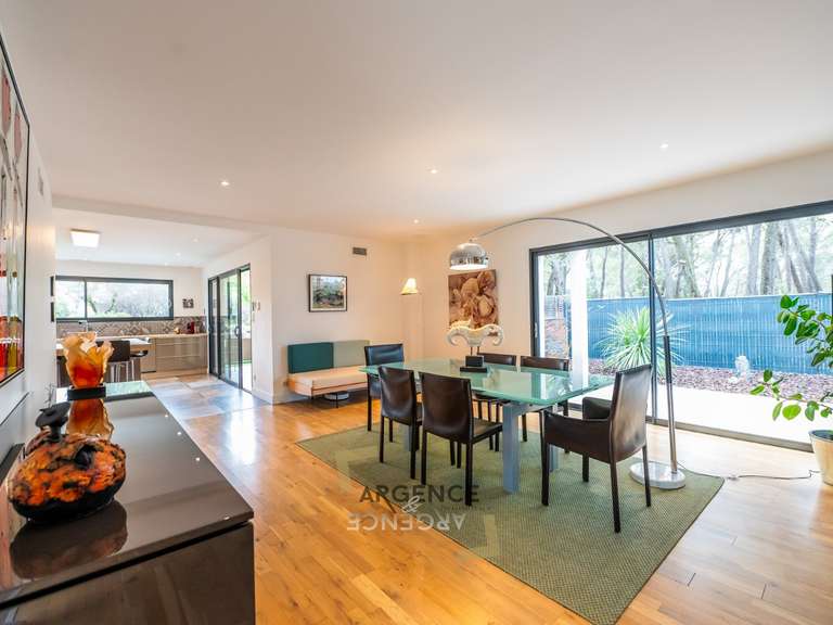 Maison Saint-Vincent-de-Barbeyrargues - 5 chambres - 220m²