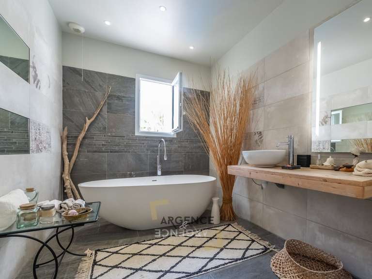 Maison Saint-Gély-du-Fesc - 4 chambres - 180m²