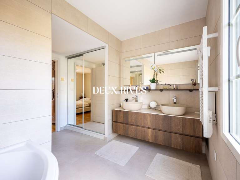 Maison Orvault - 5 chambres - 201m²