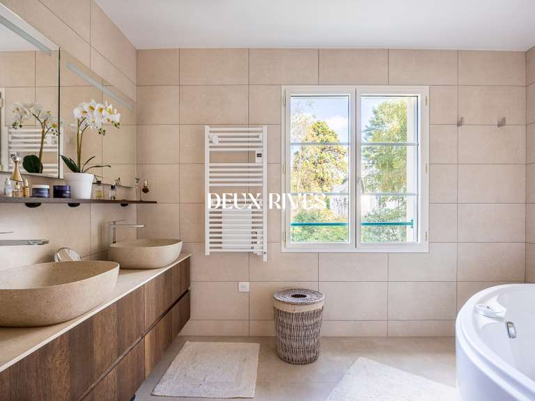 Maison Orvault - 5 chambres - 201m²