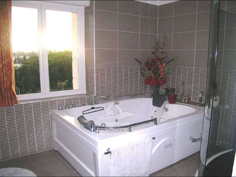 Maison Alès - 3 chambres - 230m²