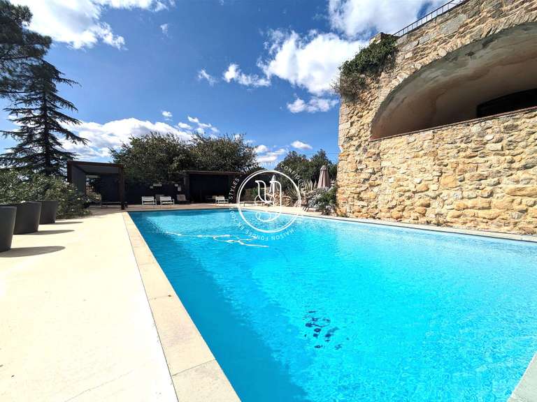House Barjac - 7 bedrooms - 321m²