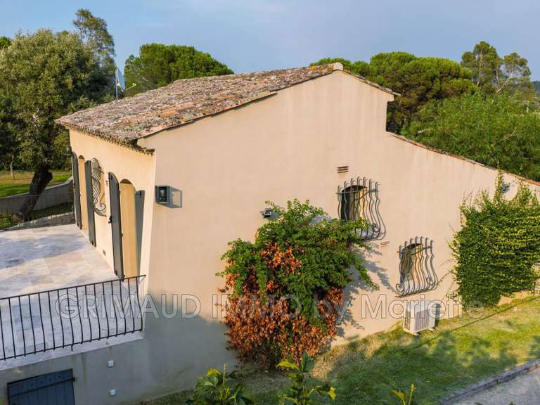 Maison Plan-de-la-Tour - 3 chambres - 103m²