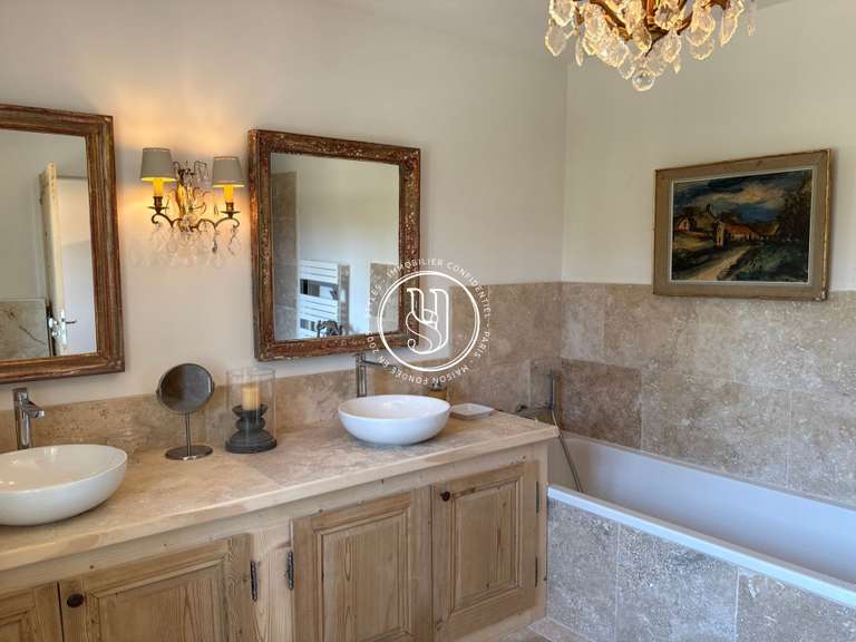 Maison Eygalières - 6 chambres - 222m²
