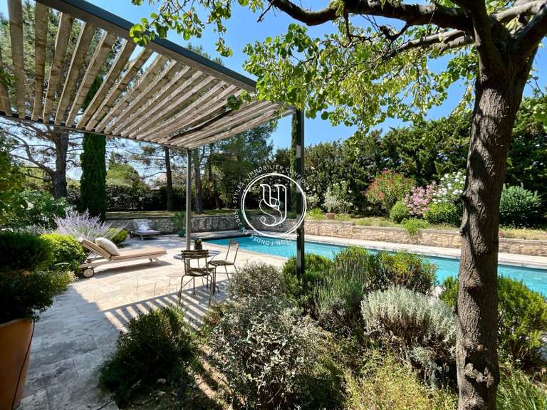 Maison Eygalières - 4 chambres - 207m²