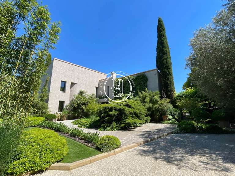 Maison Uzès - 5 chambres - 303m²