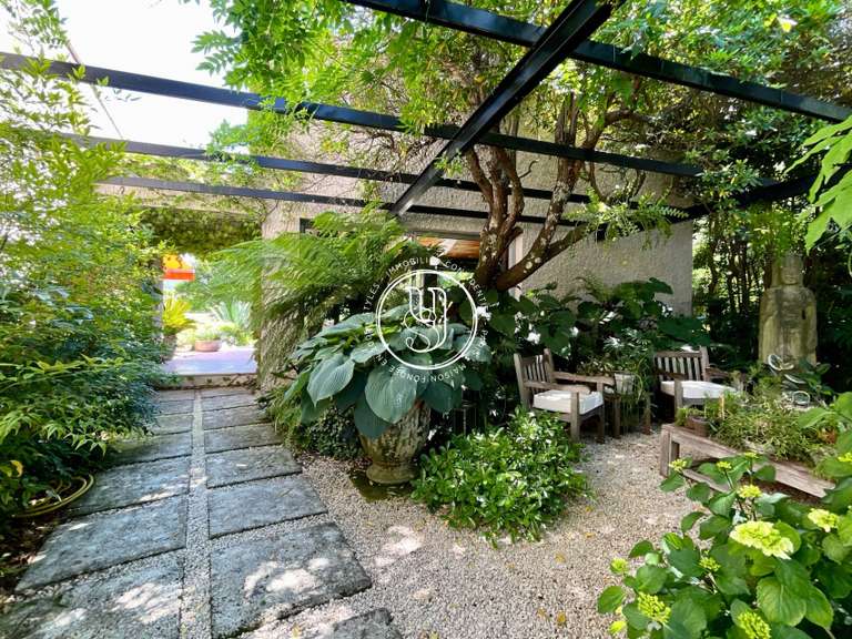 Maison Uzès - 5 chambres - 303m²
