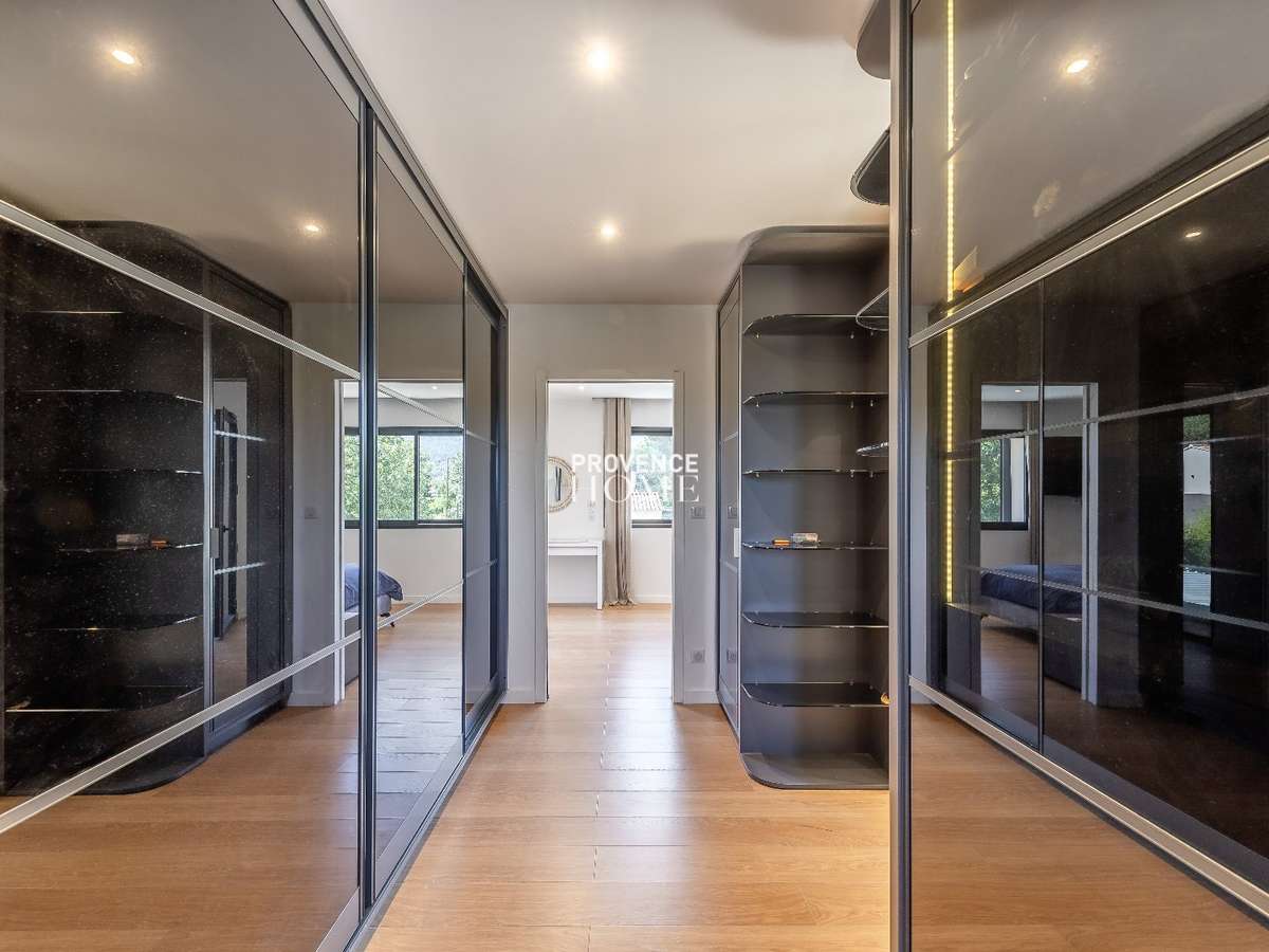 House Oppède
