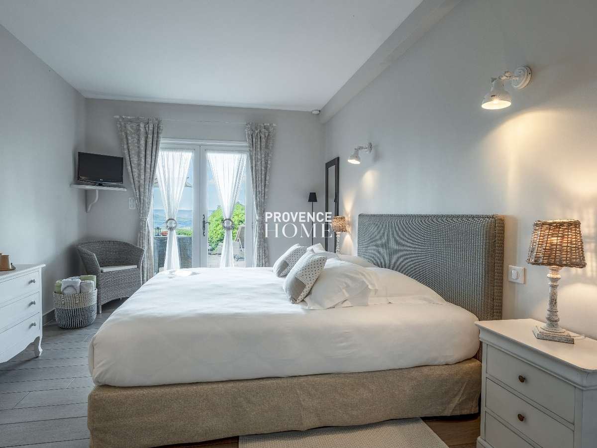 House Bonnieux