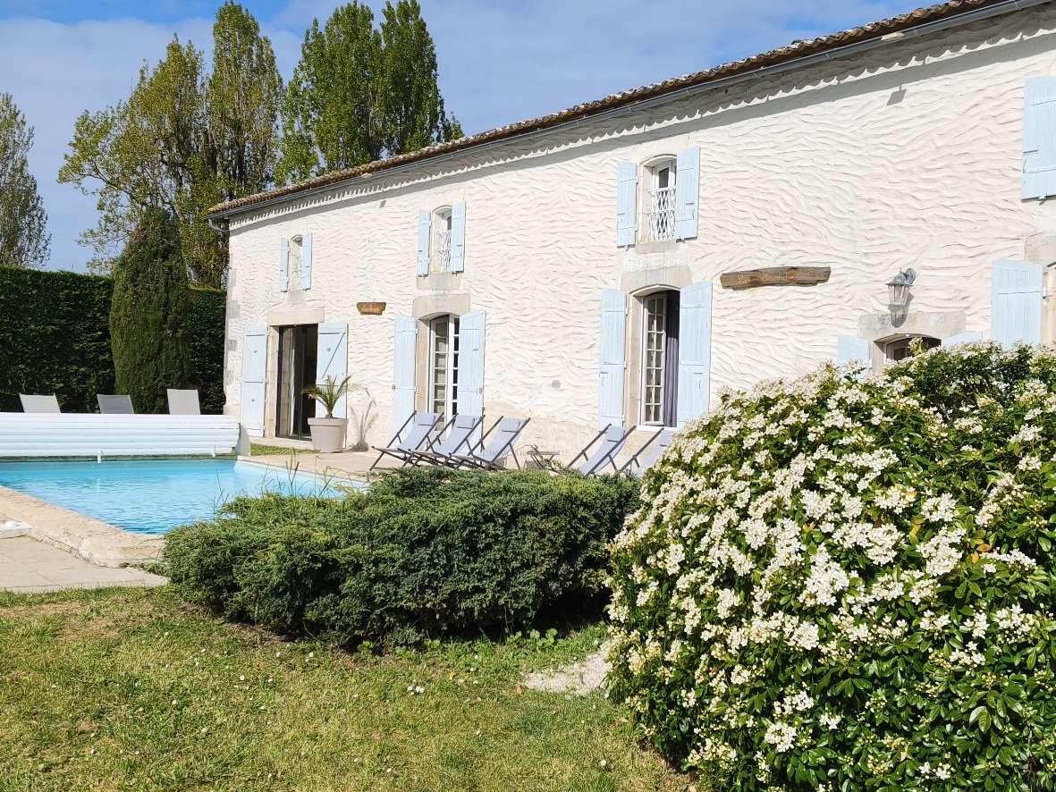 Maison Corme-Écluse