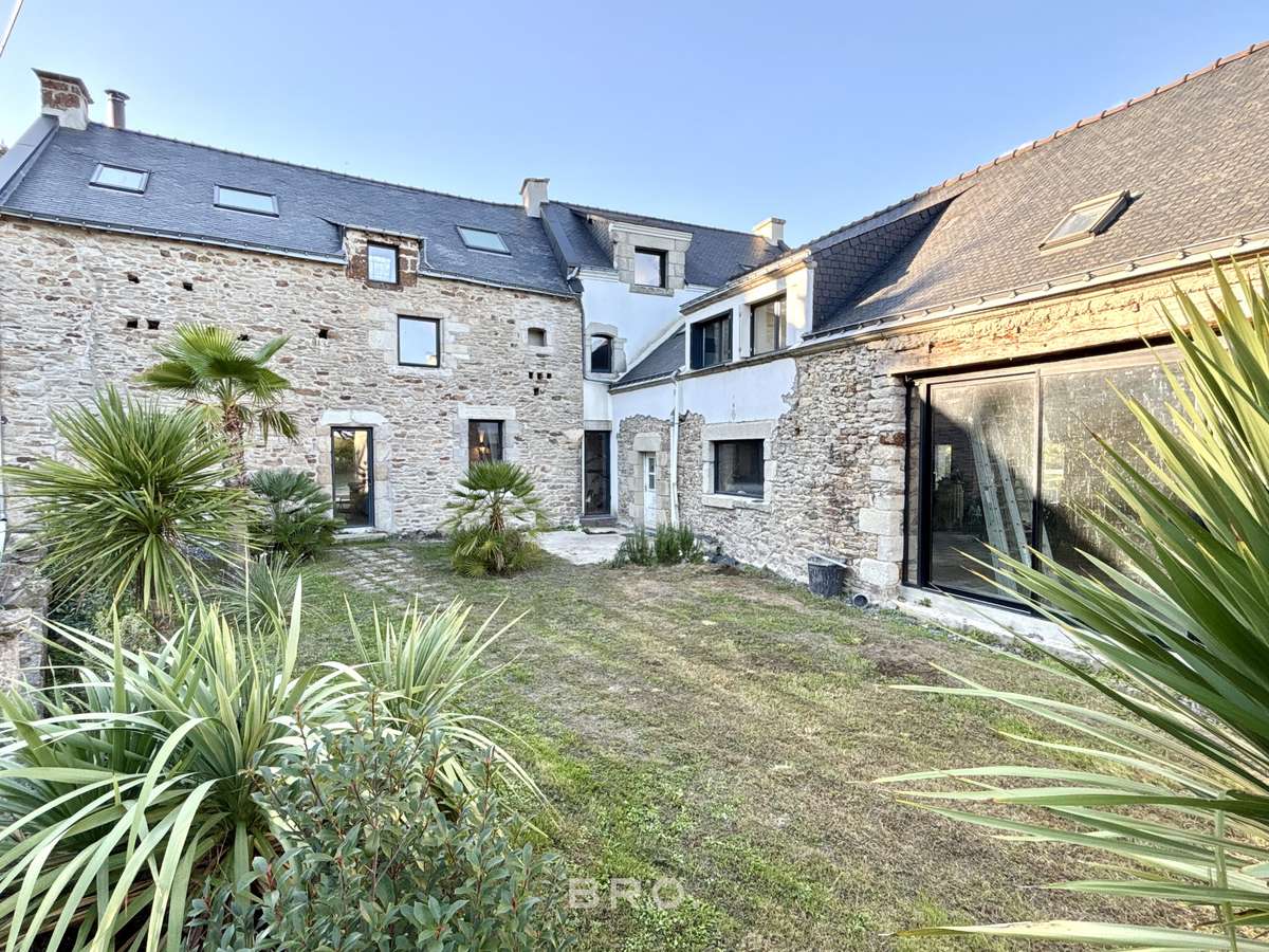 Maison Surzur
