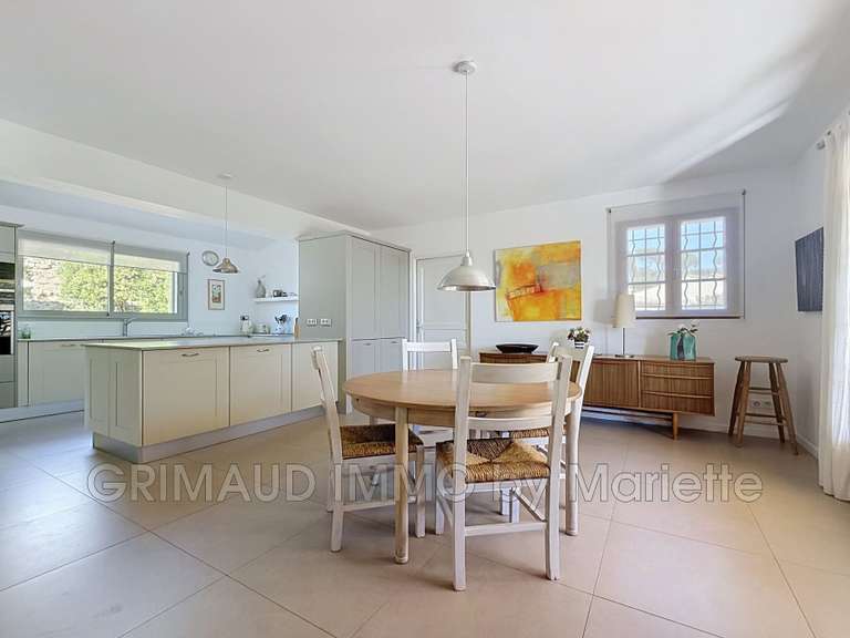 Maison Plan-de-la-Tour - 4 chambres - 145m²