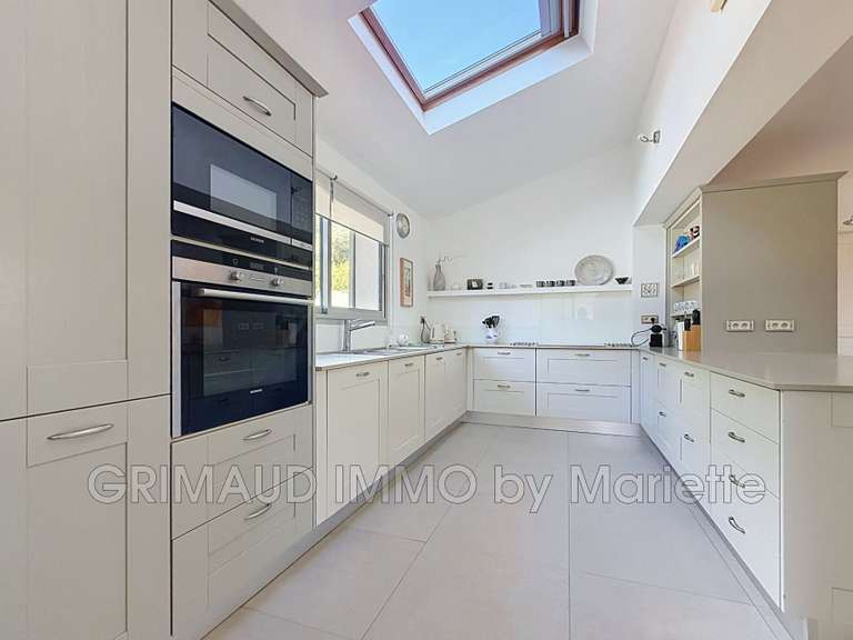 Maison Plan-de-la-Tour - 4 chambres - 145m²