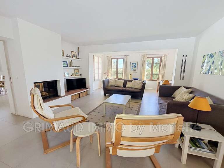 Maison Plan-de-la-Tour - 4 chambres - 145m²
