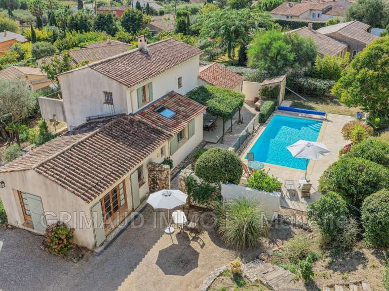 Maison Plan-de-la-Tour - 4 chambres - 145m²