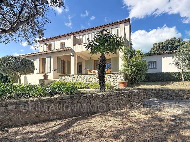 Maison Plan-de-la-Tour - 4 chambres - 145m²