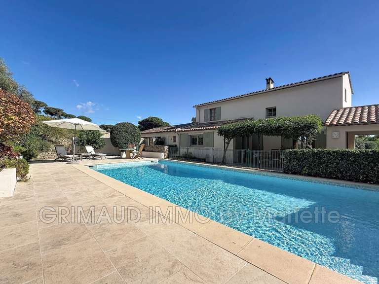 Maison Plan-de-la-Tour - 4 chambres - 145m²