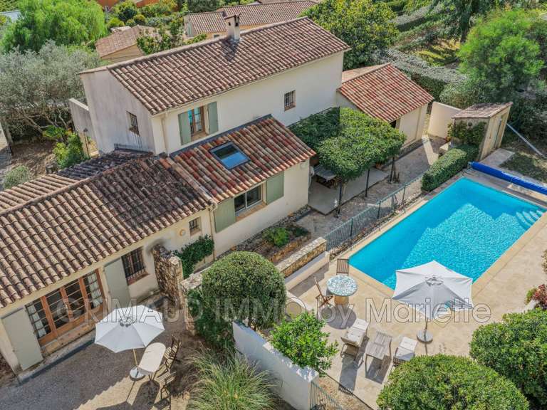 Maison Plan-de-la-Tour - 4 chambres - 145m²