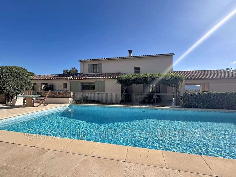 Maison Plan-de-la-Tour - 4 chambres - 145m²