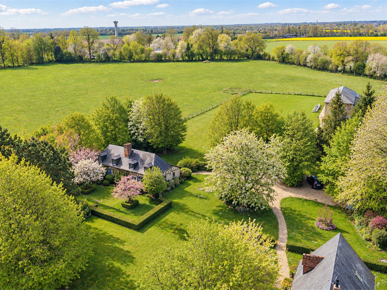 House Morainville-Jouveaux - 7 bedrooms - 530m²