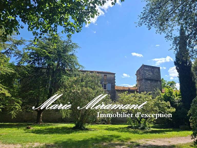Maison Arles - 9 chambres - 600m²