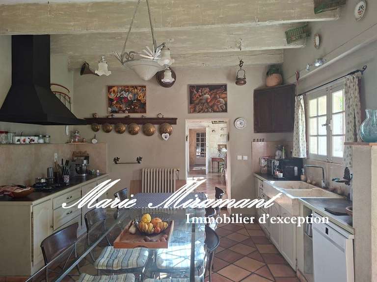 Maison Arles - 9 chambres - 600m²