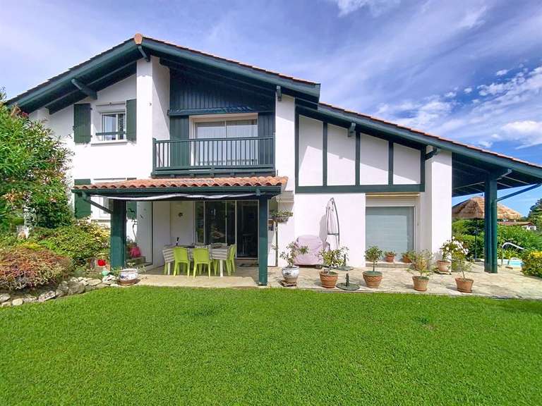 Maison Saint-Jean-de-Luz - 5 chambres - 230m²