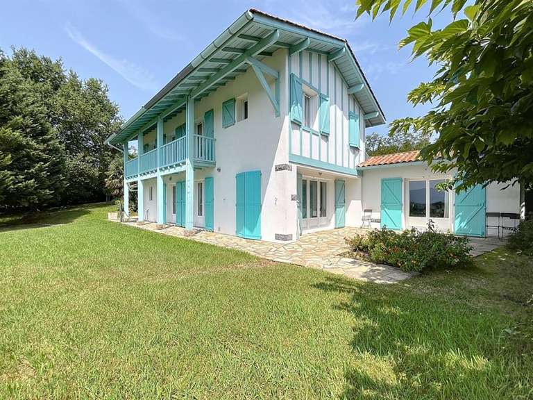 Maison Urrugne - 5 chambres - 163m²