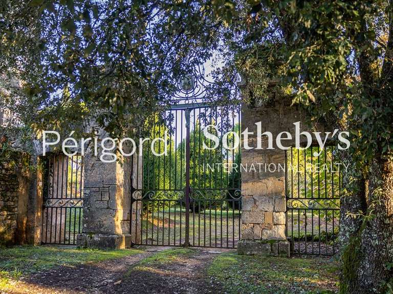 House Saint-Laurent-Des-Bâtons - 10 bedrooms - 500m²