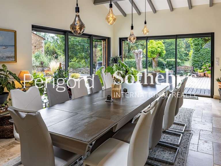 Maison Les Eyzies - 8 chambres - 449m²