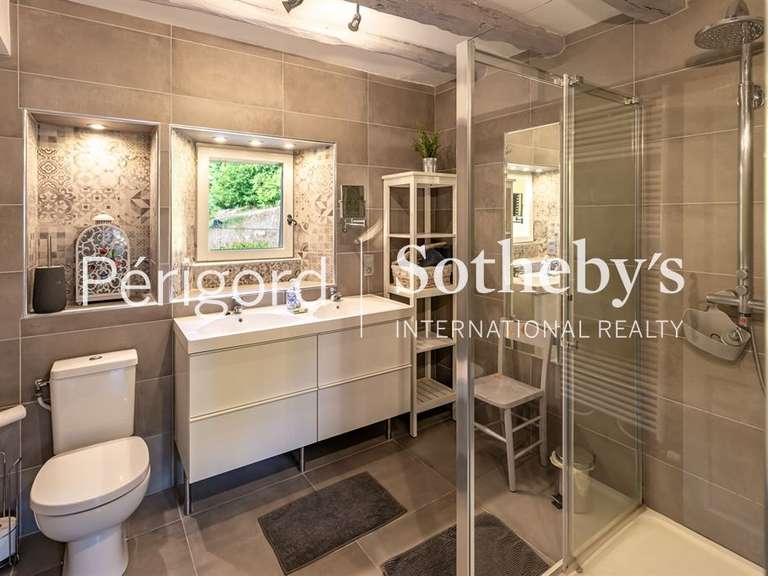 Maison Les Eyzies - 8 chambres - 449m²