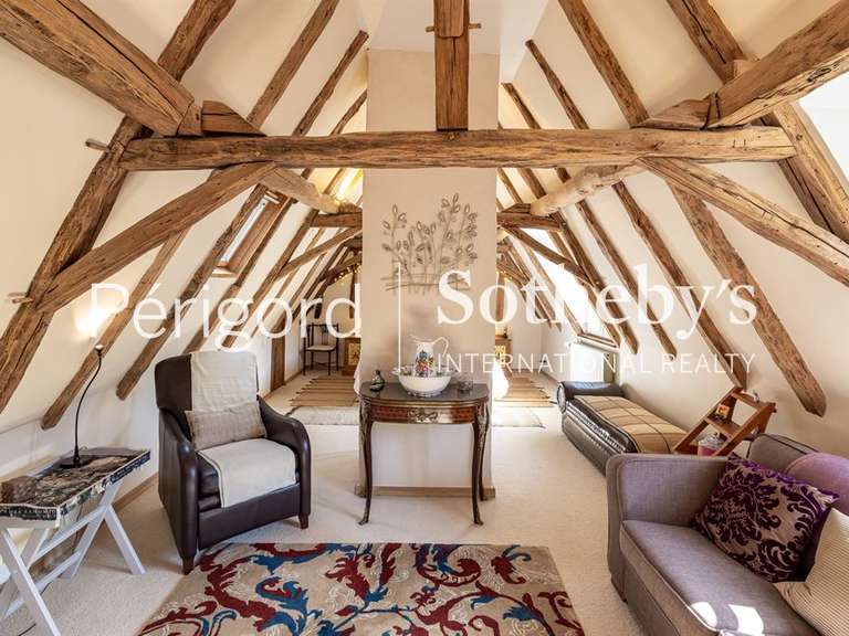 Maison Les Eyzies - 8 chambres - 449m²