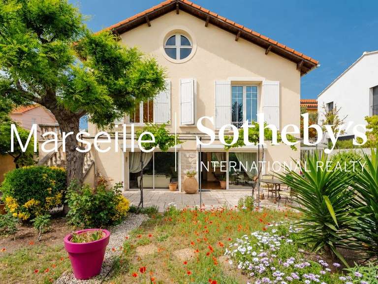 Maison Marseille 8e - 4 chambres - 212m²