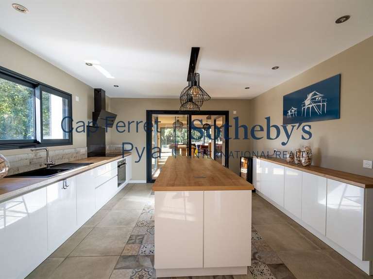 House Arcachon - 5 bedrooms - 238m²