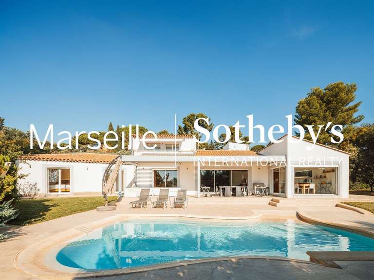 Maison Marseille 13e - 4 chambres - 251m²