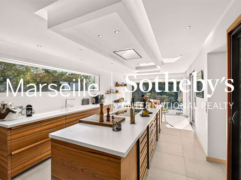 Maison Marseille 13e - 4 chambres - 251m²