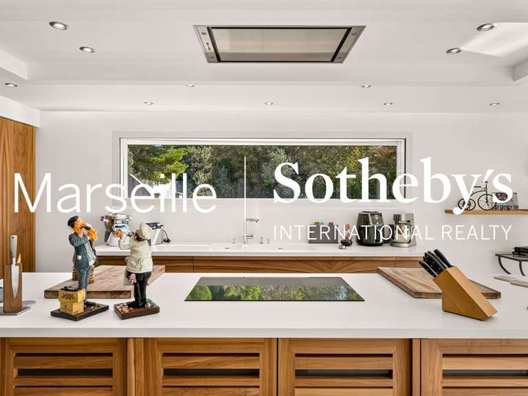 Maison Marseille 13e - 4 chambres - 251m²