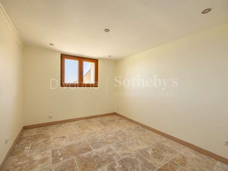Maison Saint-Amour-Bellevue - 9 chambres - 311m²