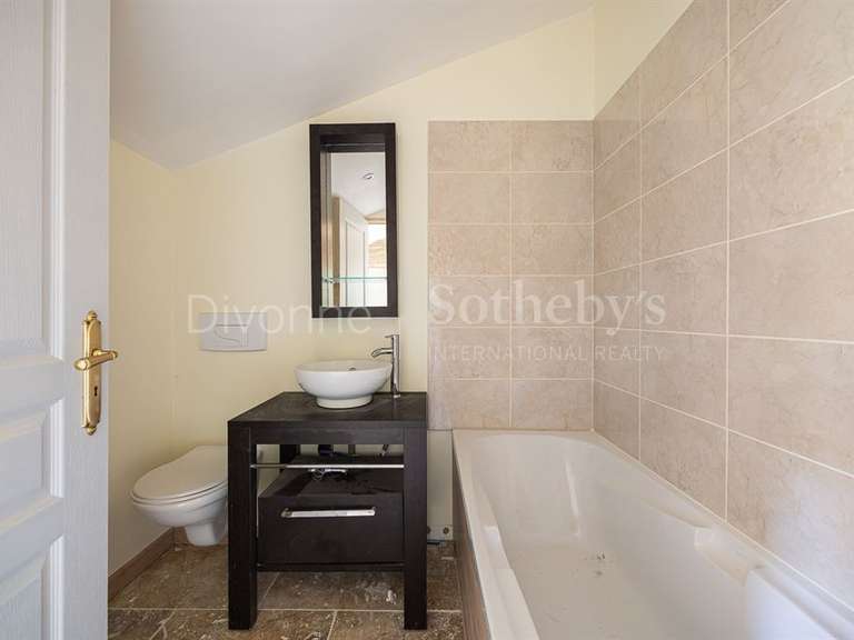 Maison Saint-Amour-Bellevue - 9 chambres - 311m²