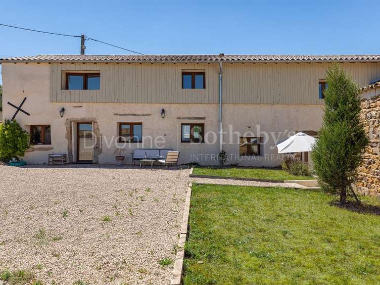 Maison Saint-Amour-Bellevue - 9 chambres - 311m²