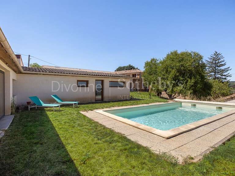 Maison Saint-Amour-Bellevue - 9 chambres - 311m²