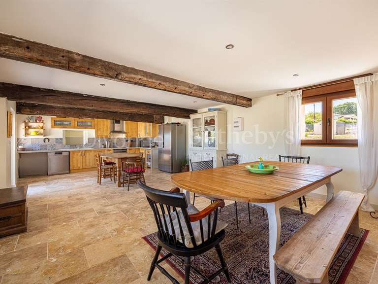 Maison Saint-Amour-Bellevue - 9 chambres - 311m²