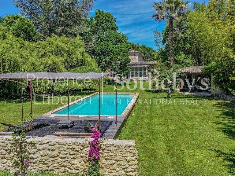 Maison Althen-des-Paluds - 5 chambres - 280m²