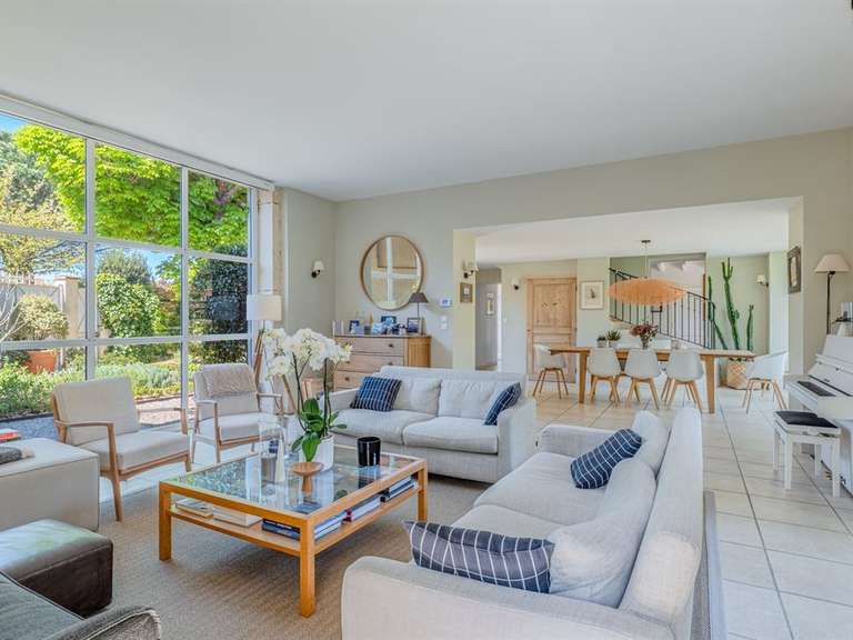 Maison Chasselay - 7 chambres - 360m²