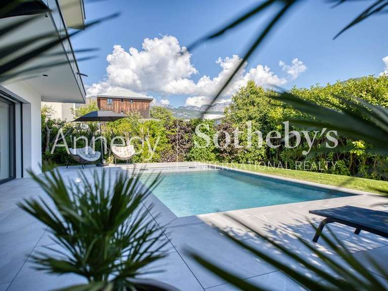 Maison Annecy-le-Vieux - 5 chambres - 217m²
